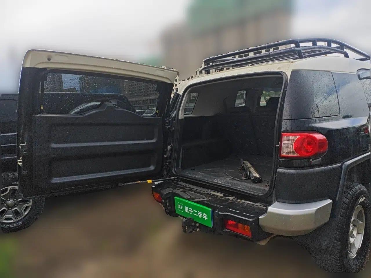 Toyota FJ Cruiser 2007 4.0L — миниатюра 19