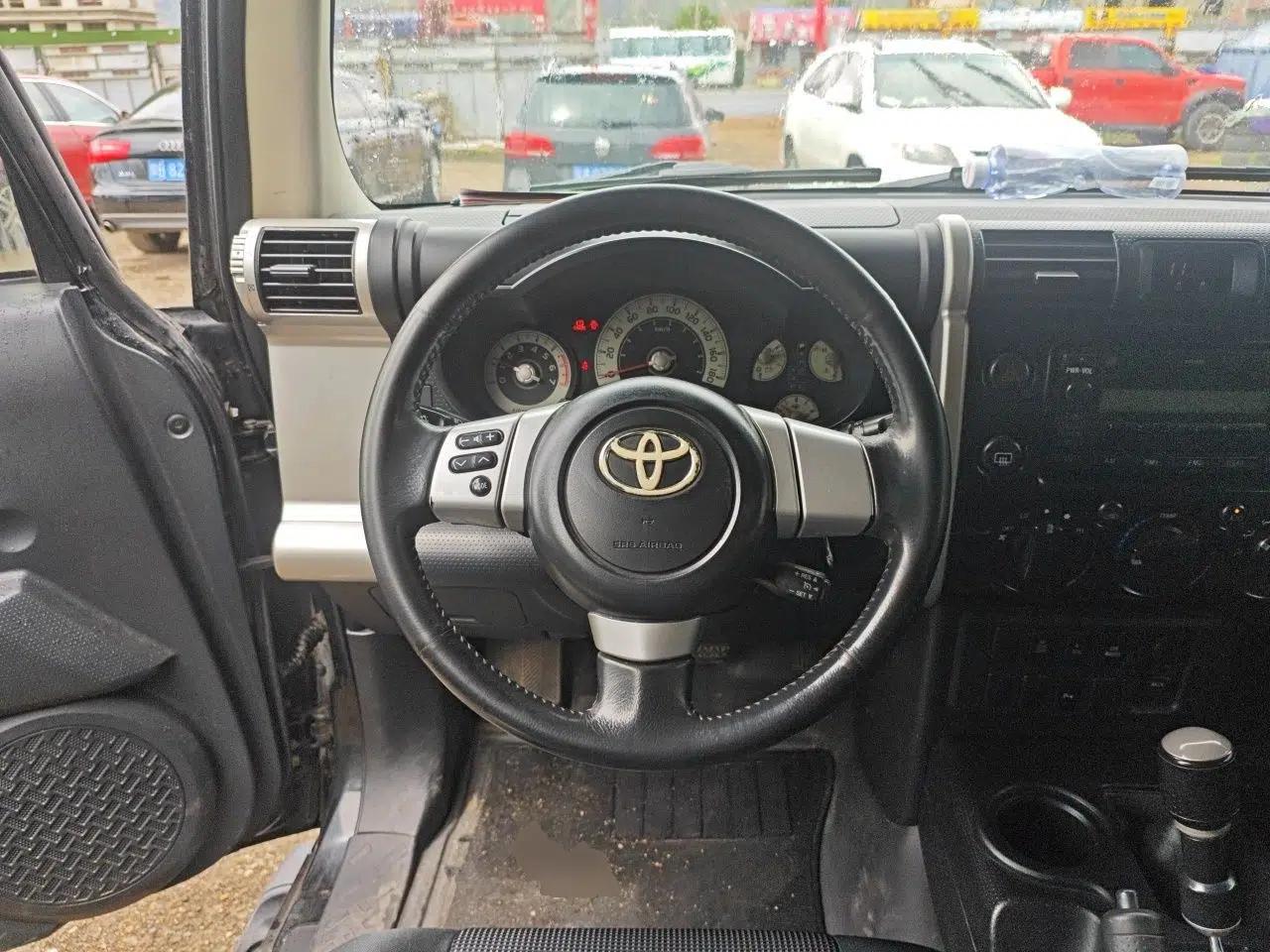 Toyota FJ Cruiser 2007 4.0L — миниатюра 10