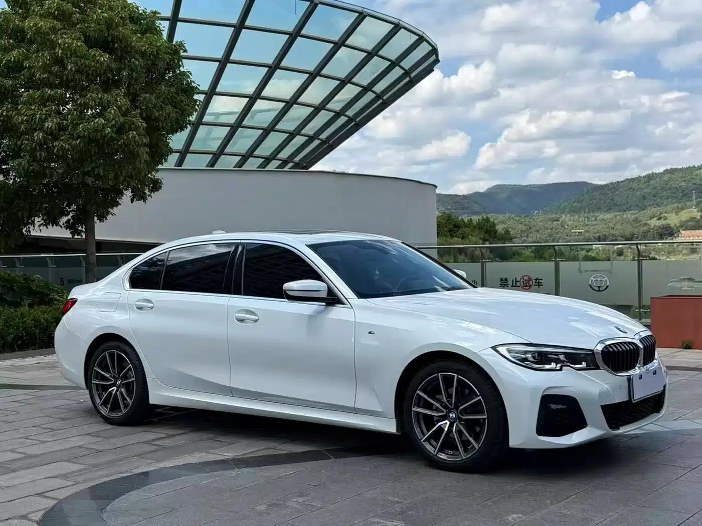 2022 BMW 3 Series 320Li M Sport Package — миниатюра 3