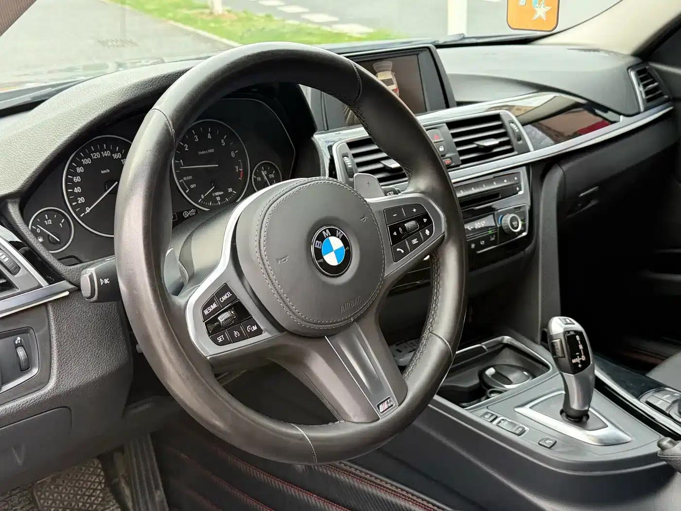 2017 BMW 3 Series 320Li Fashion Edition — миниатюра 10