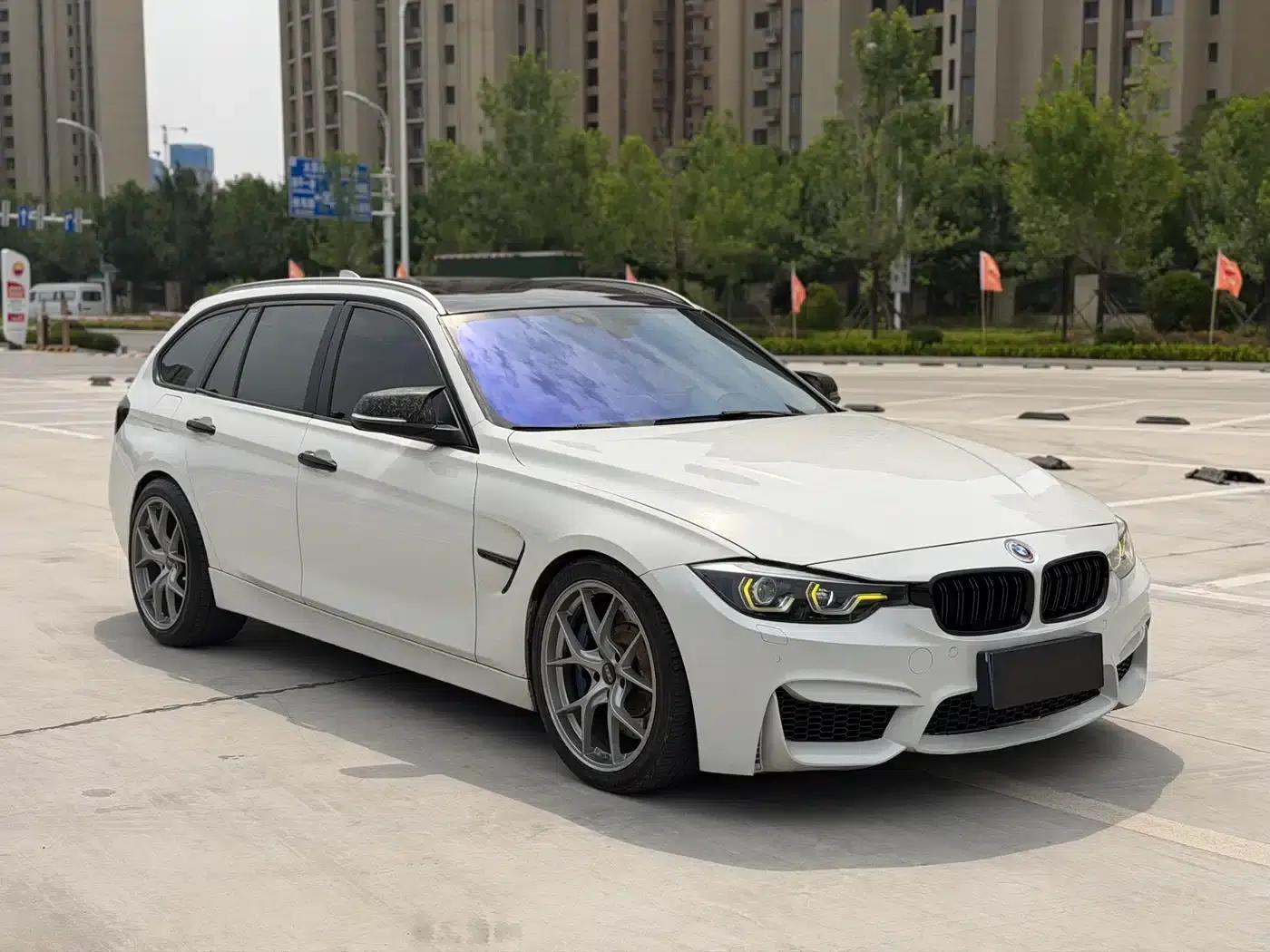 2013 BMW 3 Series Imported Model 320i Sport Design Package Touring Edition — миниатюра 3