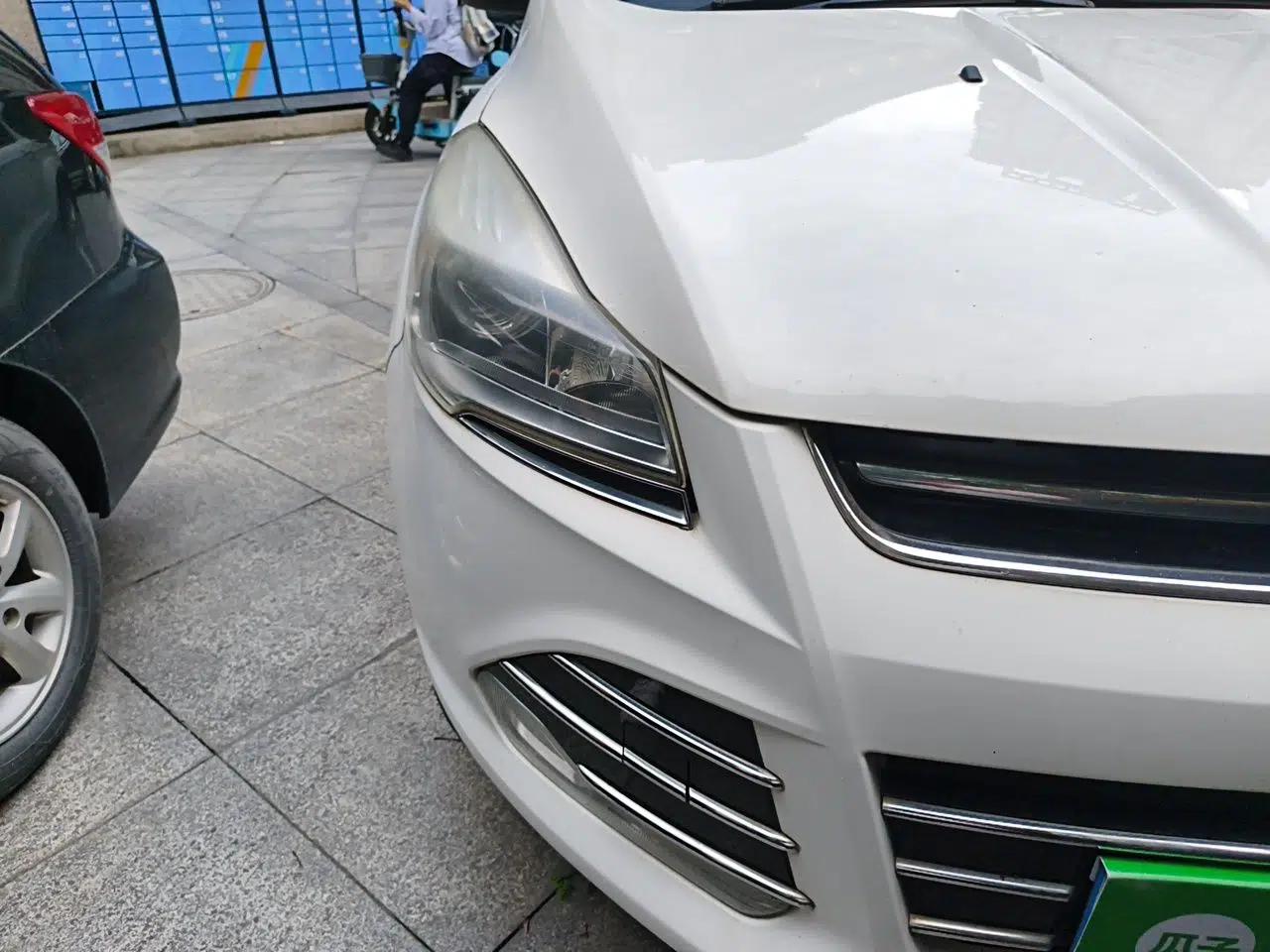 Ford Kuga 2013 1.6L GTDi 4x4 Elite Model — миниатюра 7