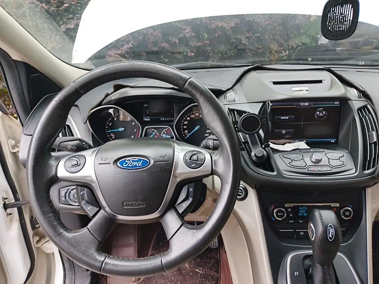 Ford Kuga 2013 1.6L GTDi 4x4 Elite Model — миниатюра 9