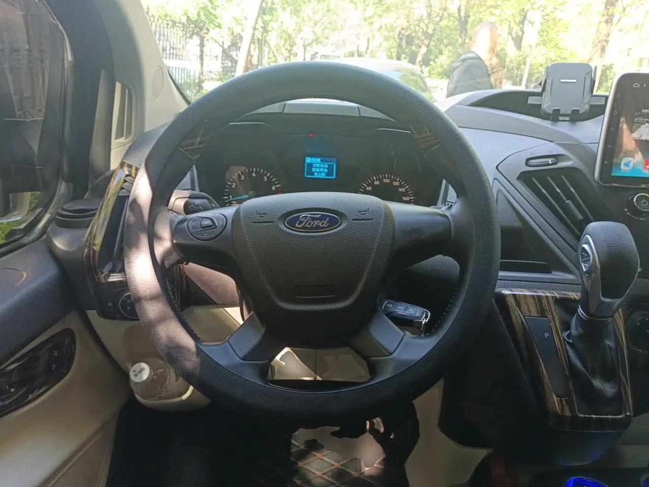 Ford Transit — миниатюра 10