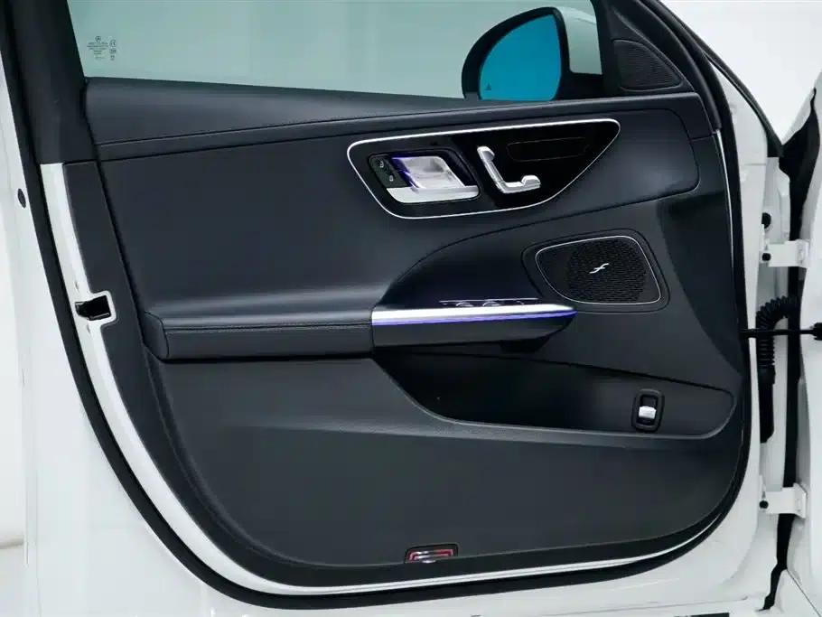 2023 Mercedes-Benz C-Class C 260 L Sport Edition — миниатюра 16