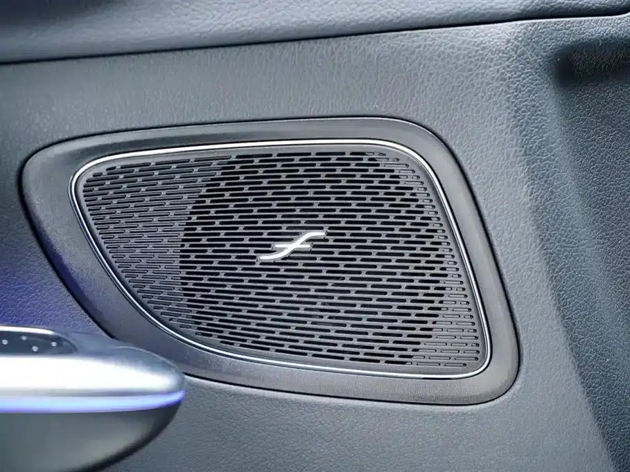 2023 Mercedes-Benz C-Class C 260 L Sport Edition — миниатюра 17