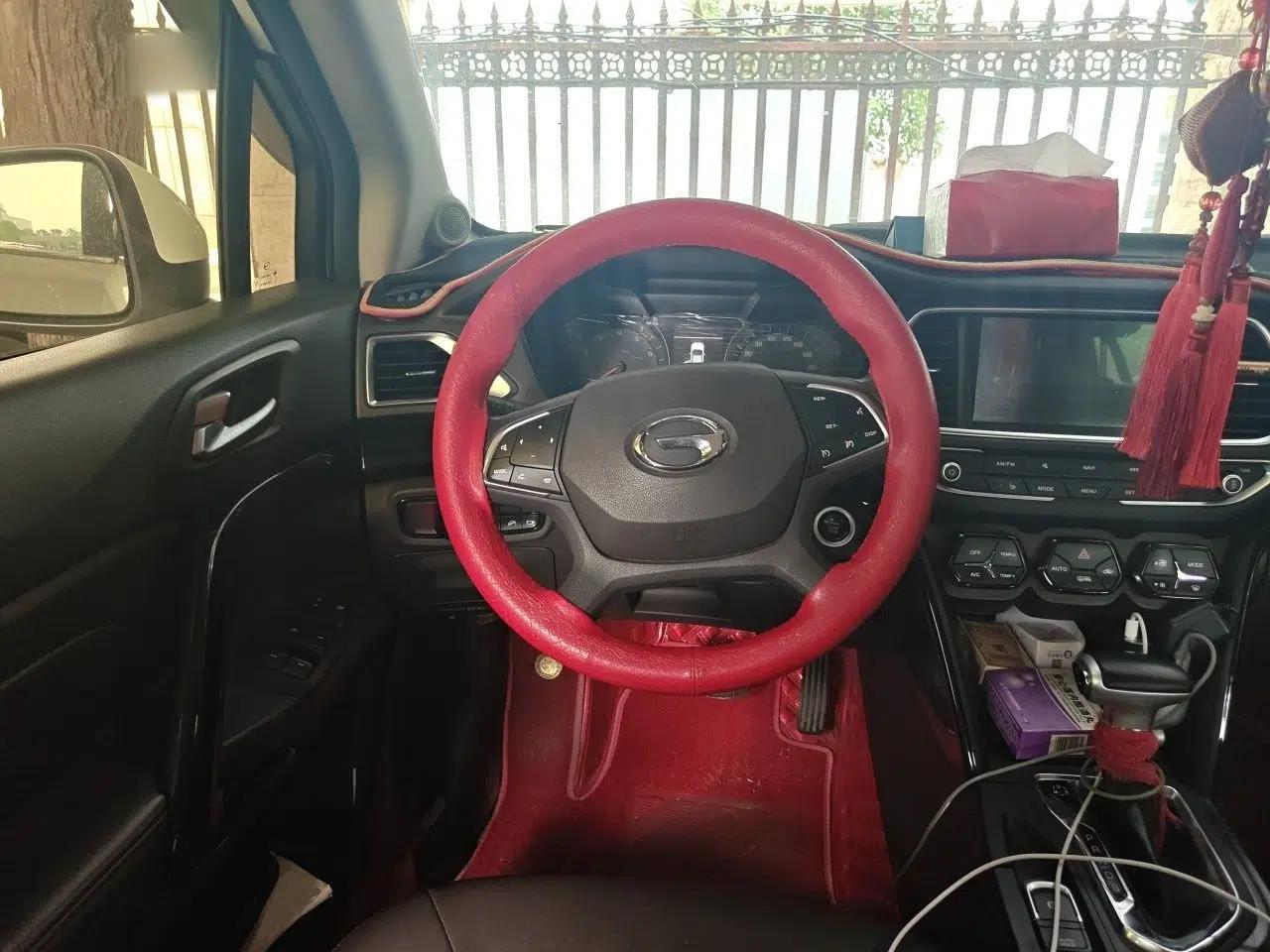 GAC Trumpchi GS4 2017 235T Automatic Two-Wheel Drive Luxury Smart Connectivity Version — миниатюра 10