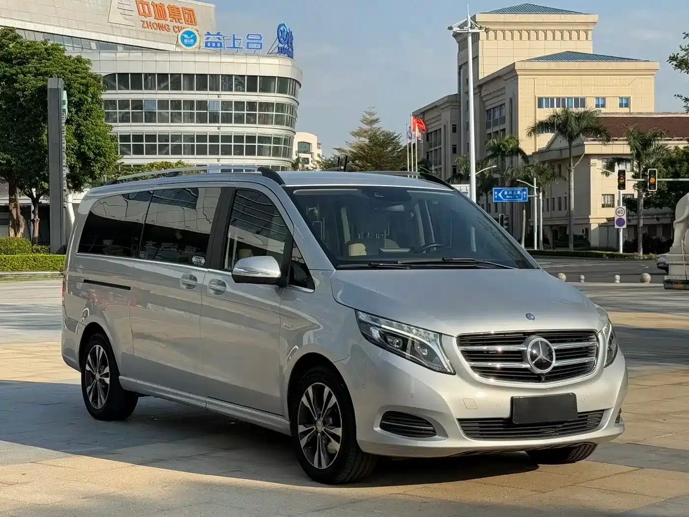 Mercedes-Benz V-Class 2016 V 260 L Premium Extended Edition — миниатюра 3