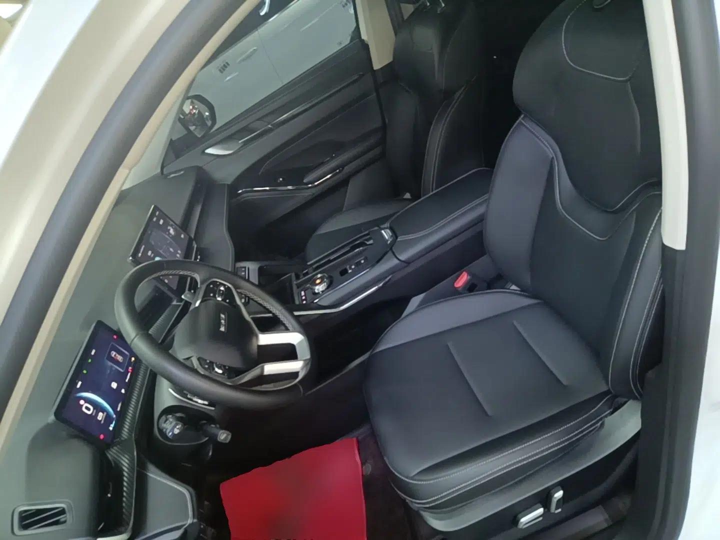 Haval H6 2024 1.5T Two-Wheel-Drive Classic Edition — миниатюра 17