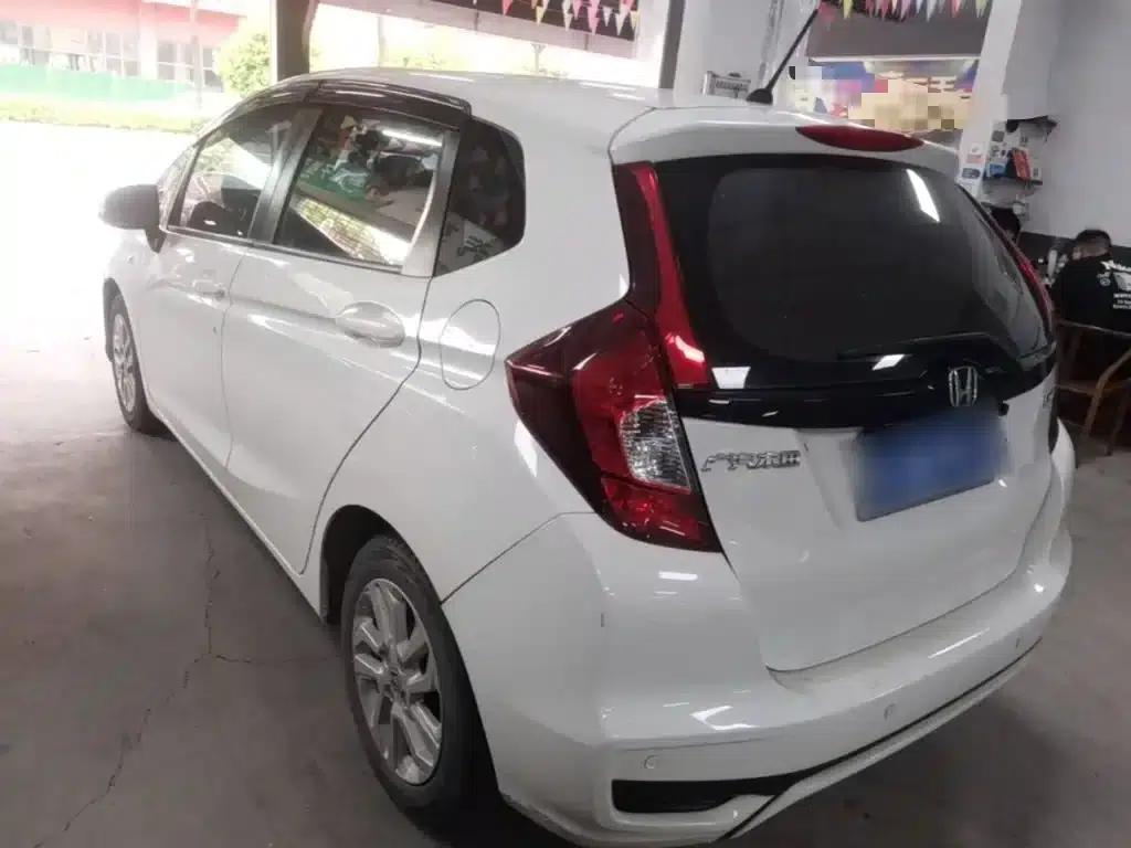 Honda Fit 2018 1.5L CVT Comfort Sunroof Edition — миниатюра 5