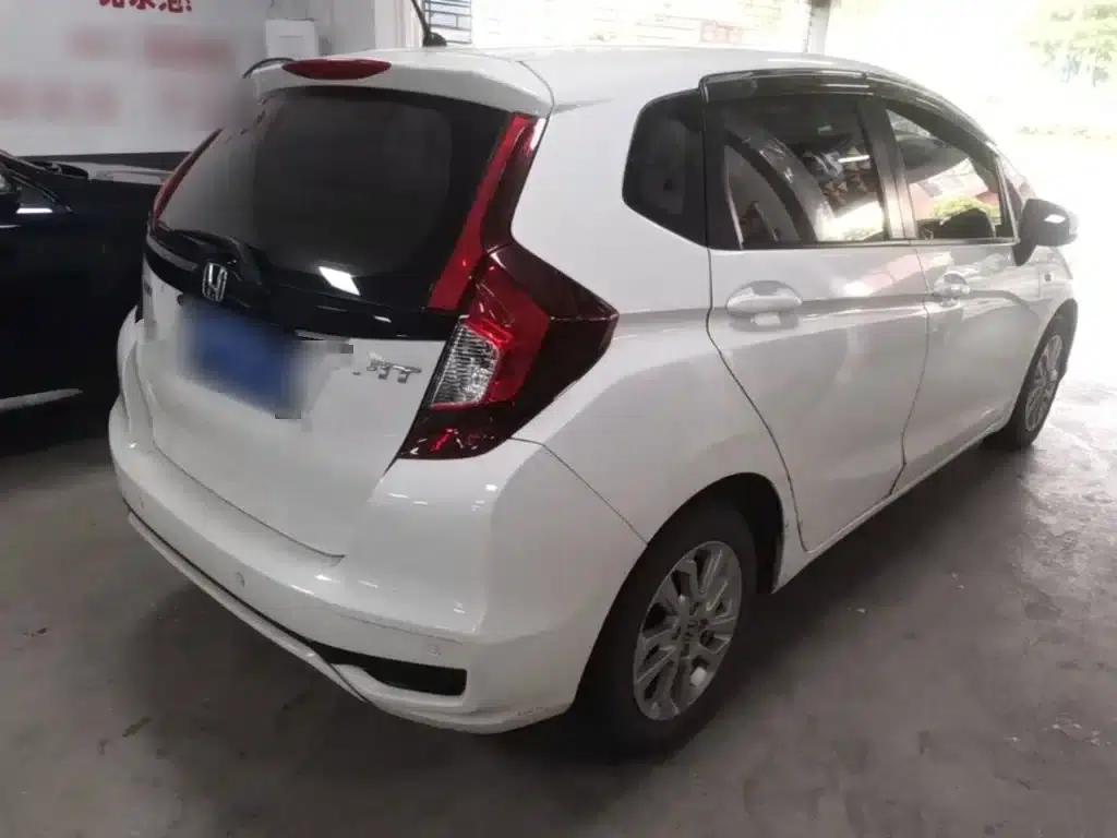Honda Fit 2018 1.5L CVT Comfort Sunroof Edition — миниатюра 7