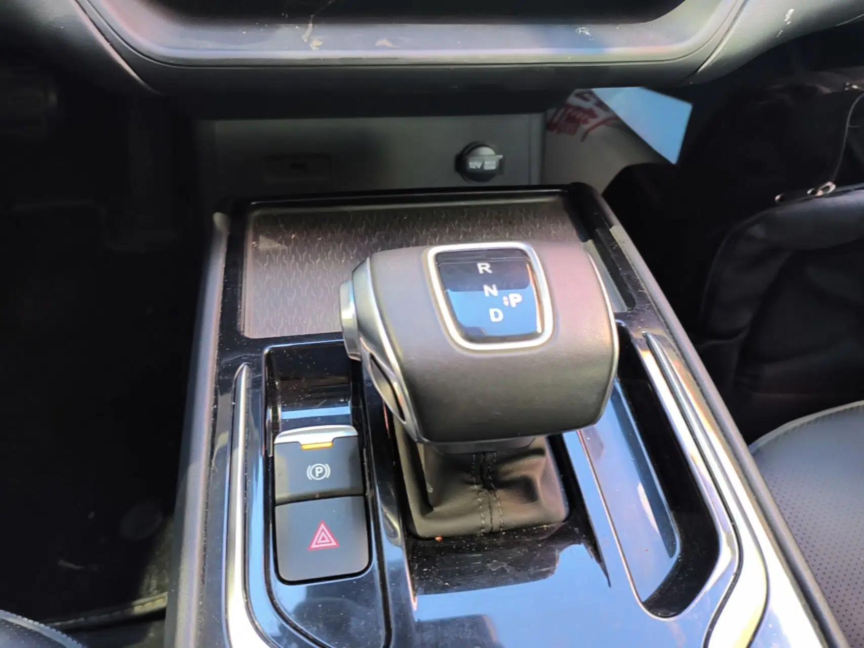 Hongqi E-QM5 2023 Revised Version Basic Travel Edition — миниатюра 16