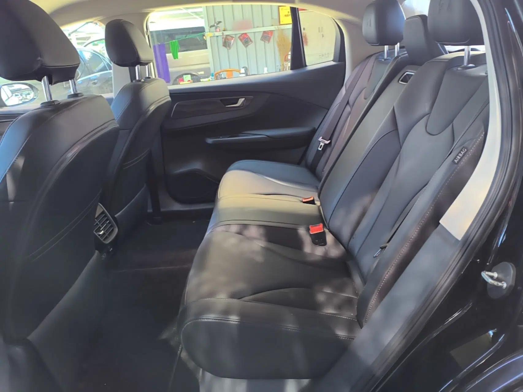Hongqi E-QM5 2023 Revised Version Basic Travel Edition — миниатюра 20