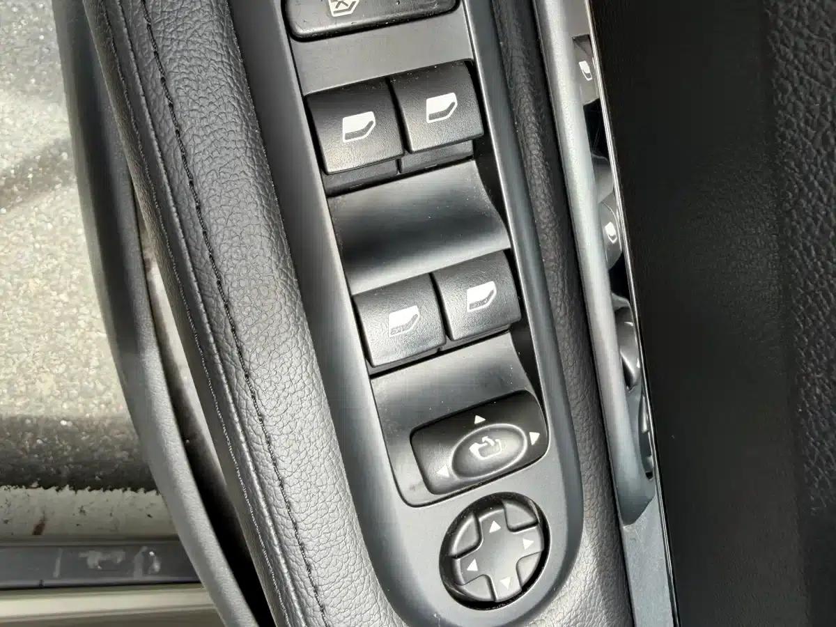 Peugeot 3008 2016 1.6THP Automatic Trend Edition — миниатюра 22