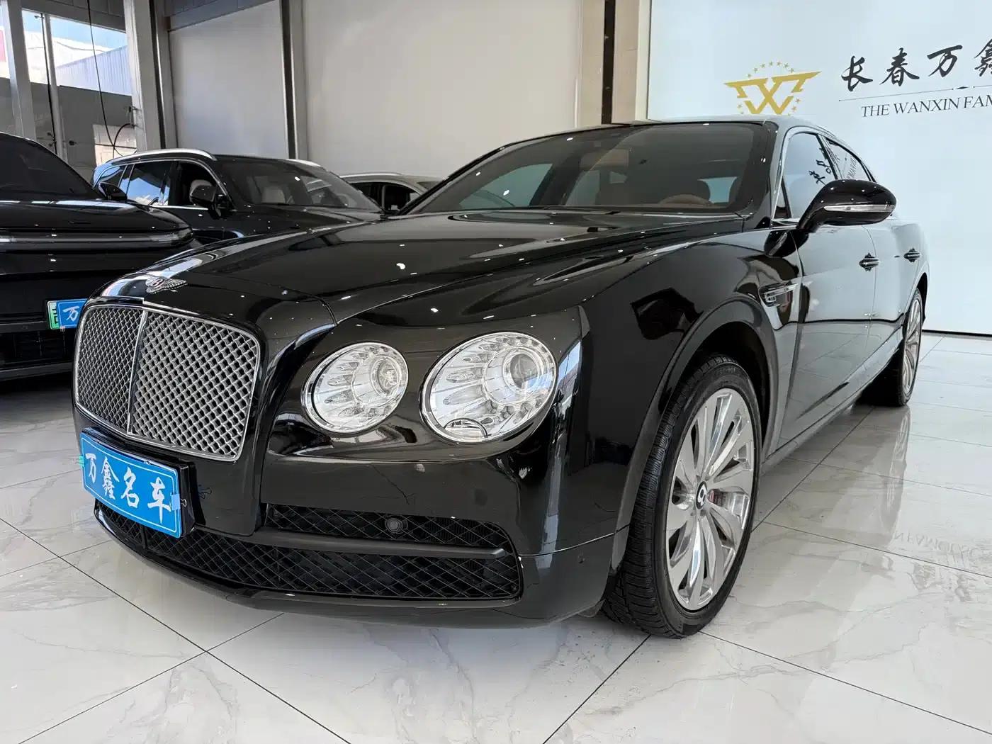 2017 Flying Spur 4.0T V8 Standard Edition — миниатюра 1