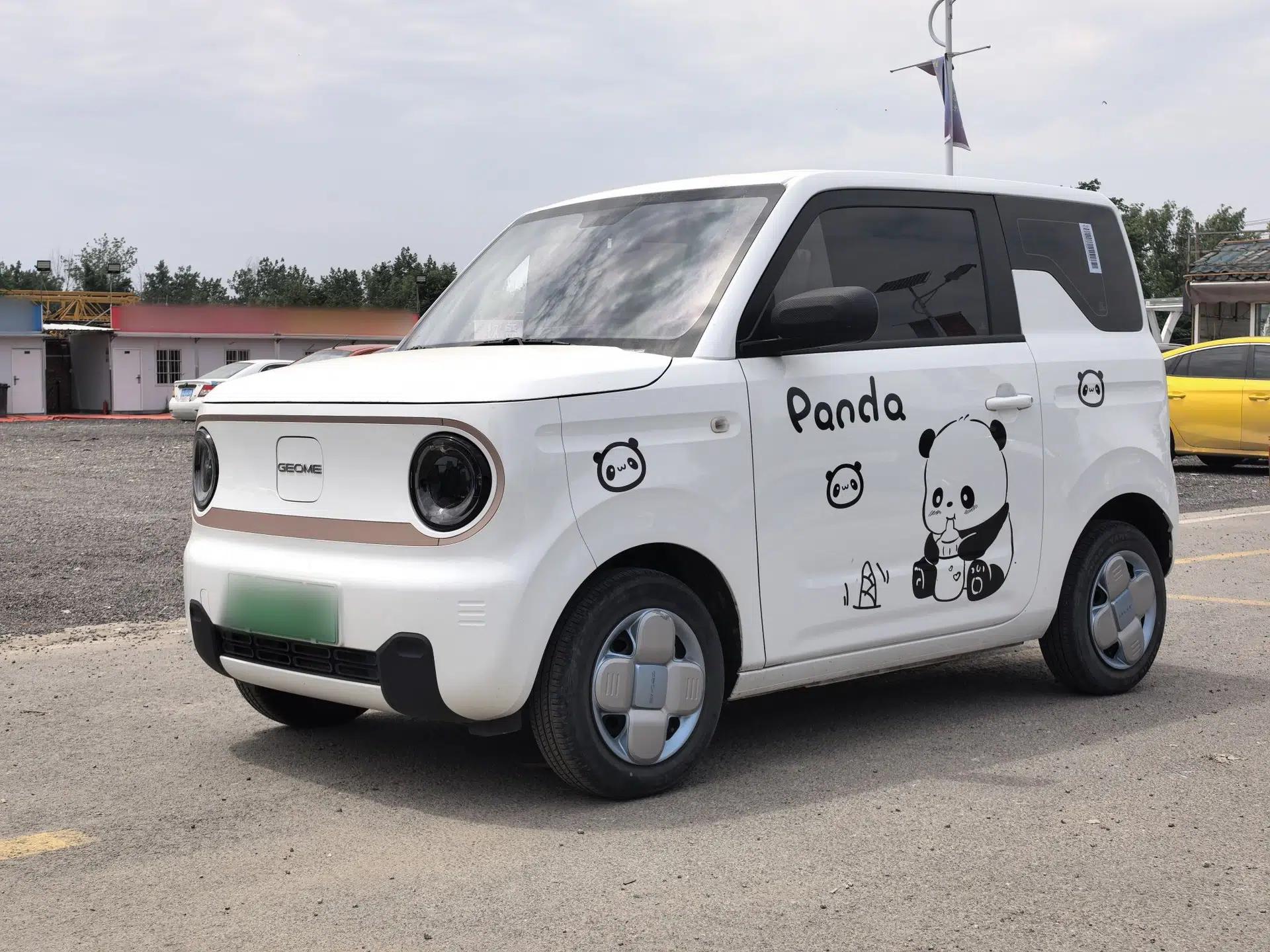 Geely Galaxy Panda 2024 Panda Mini 200km Endurance Bear — миниатюра 3