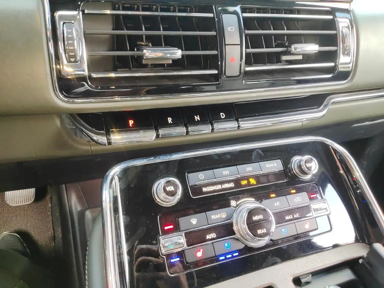Lincoln Navigator — миниатюра 14