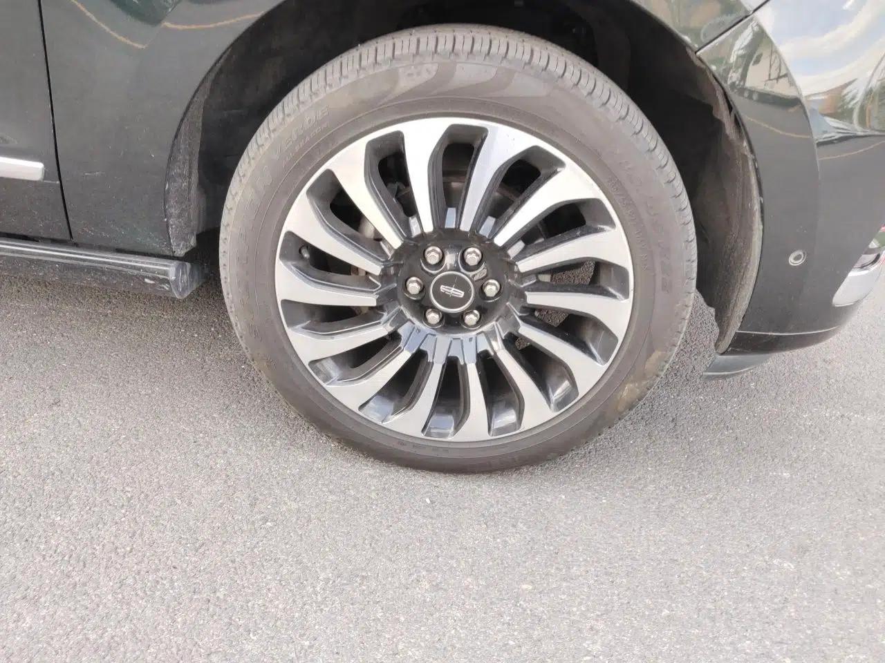Lincoln Navigator — миниатюра 8