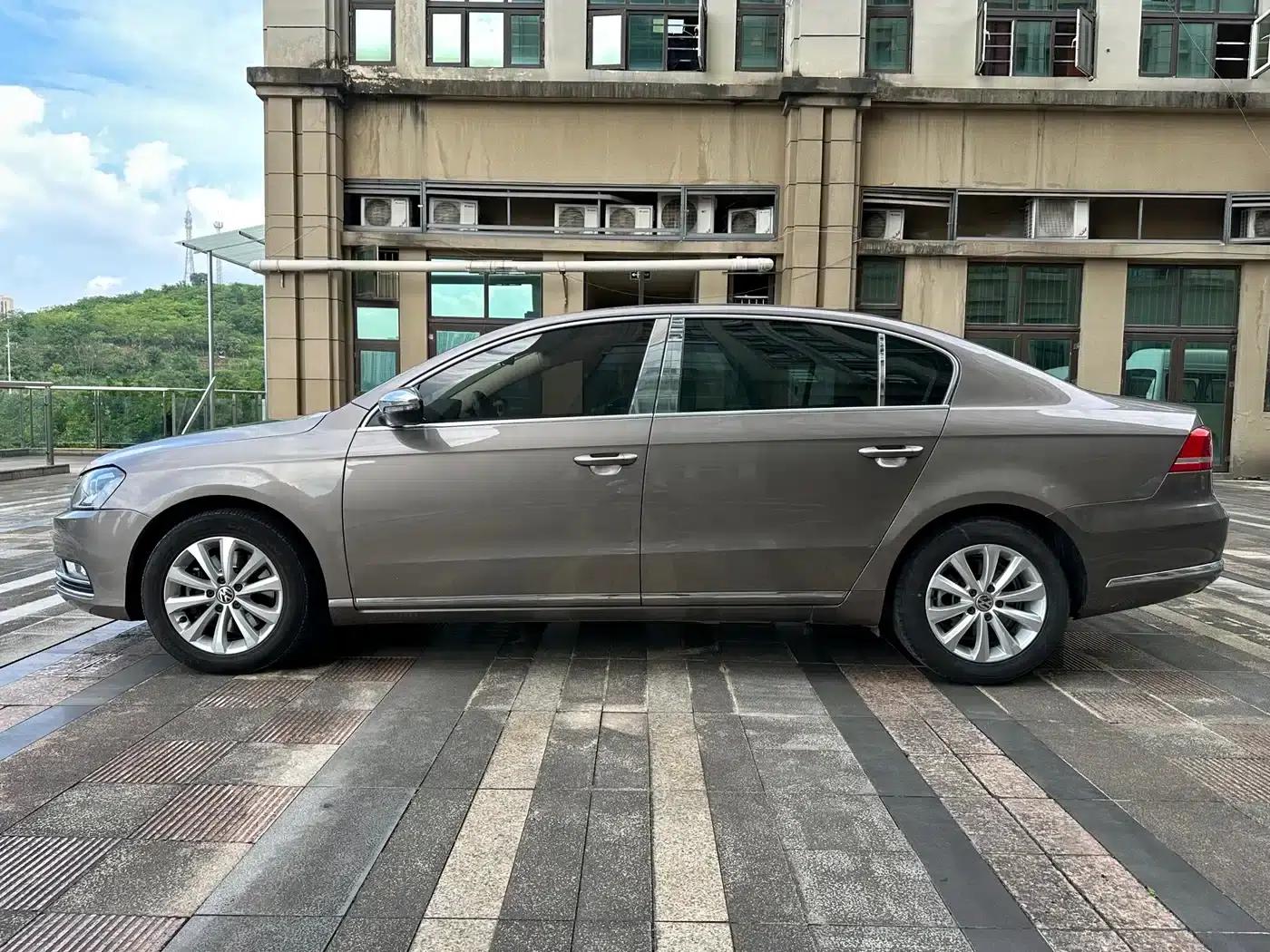 2015 Volkswagen Magotan Facelift 1.8TSI Luxury Model — миниатюра 3