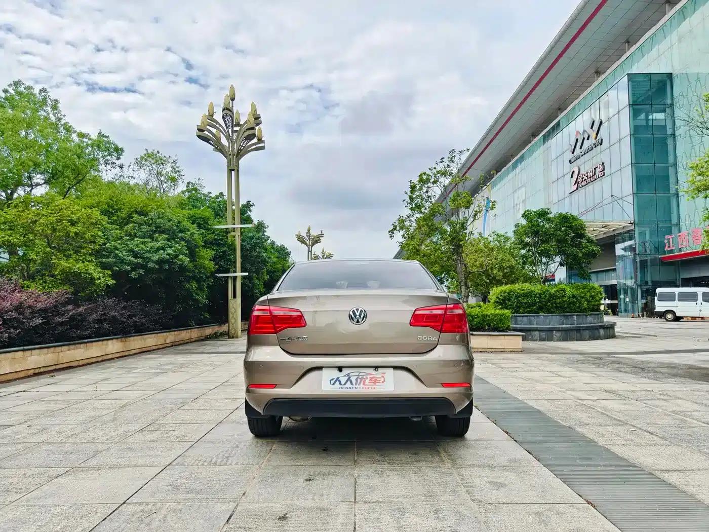 2015 Volkswagen Bora Value Edition 1.6L Automatic Comfort Model — миниатюра 4