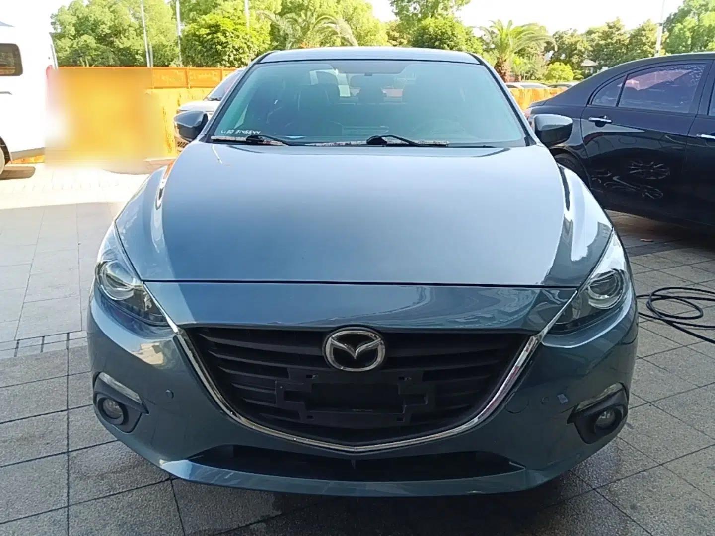 Mazda 3 Axela 2016 Sedan 1.5L Automatic Comfort Model — миниатюра 2
