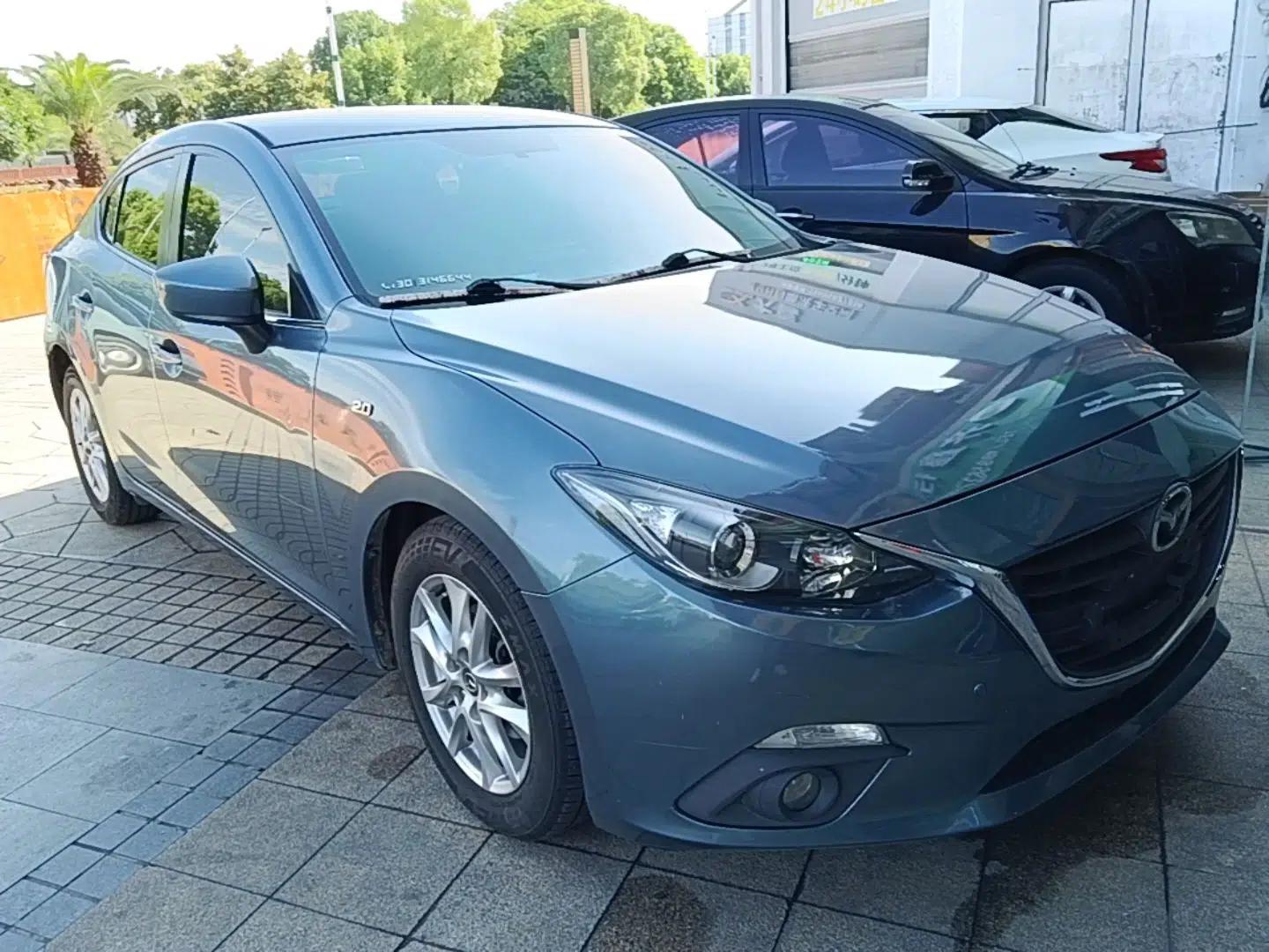 Mazda 3 Axela 2016 Sedan 1.5L Automatic Comfort Model — миниатюра 3