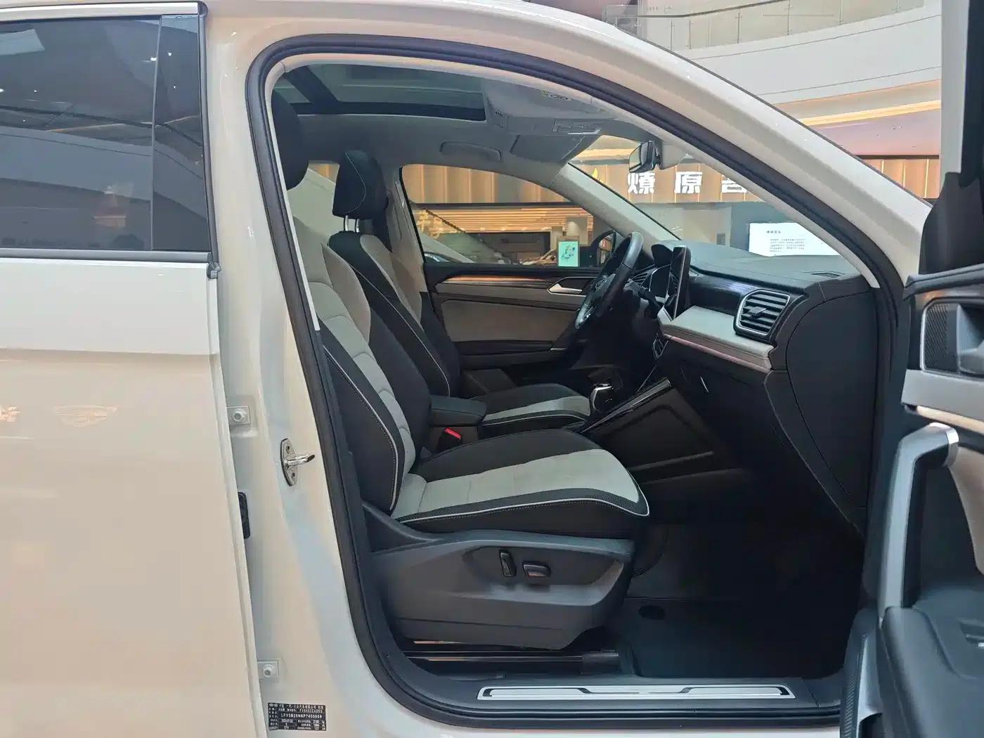 Tayron X 2023 330TSI 2WD Premium High-Performance Edition — миниатюра 8
