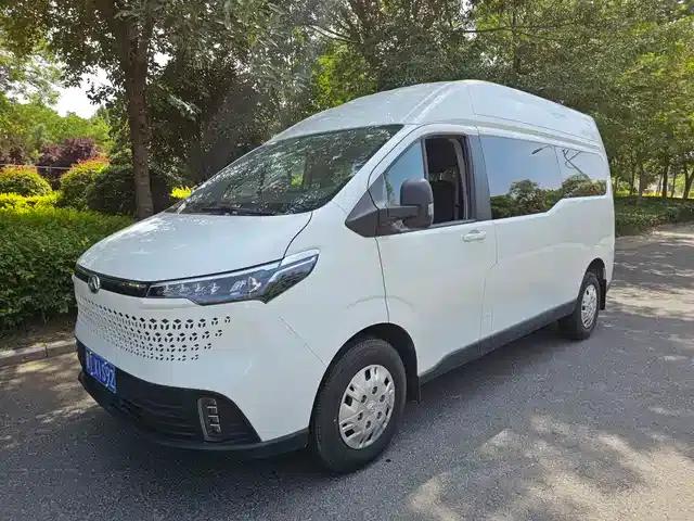 Xintu V70 2023 2.0T Elite Edition Automatic Long Wheelbase Mid-Roof 6/7 Seats