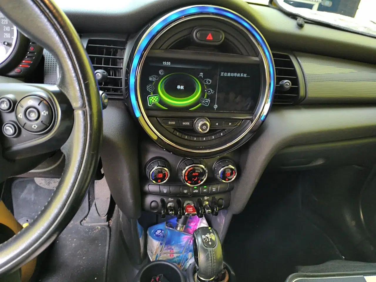 MINI 2016 1.5T COOPER Pioneer Edition Five-Door Model — миниатюра 13