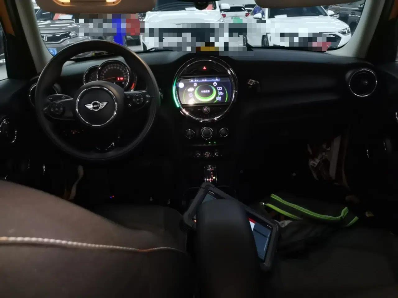 MINI 2018 1.5T ONE PLUS Five-Door Edition — миниатюра 17