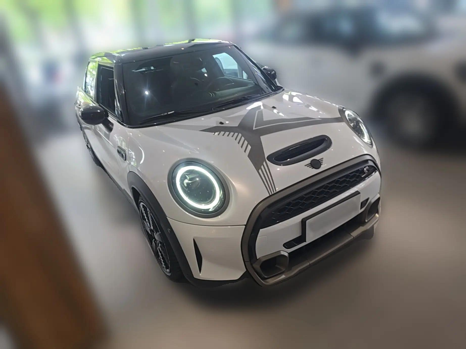 MINI 2023 Facelift 2.0T COOPER S Artist Five-Door Edition — миниатюра 3
