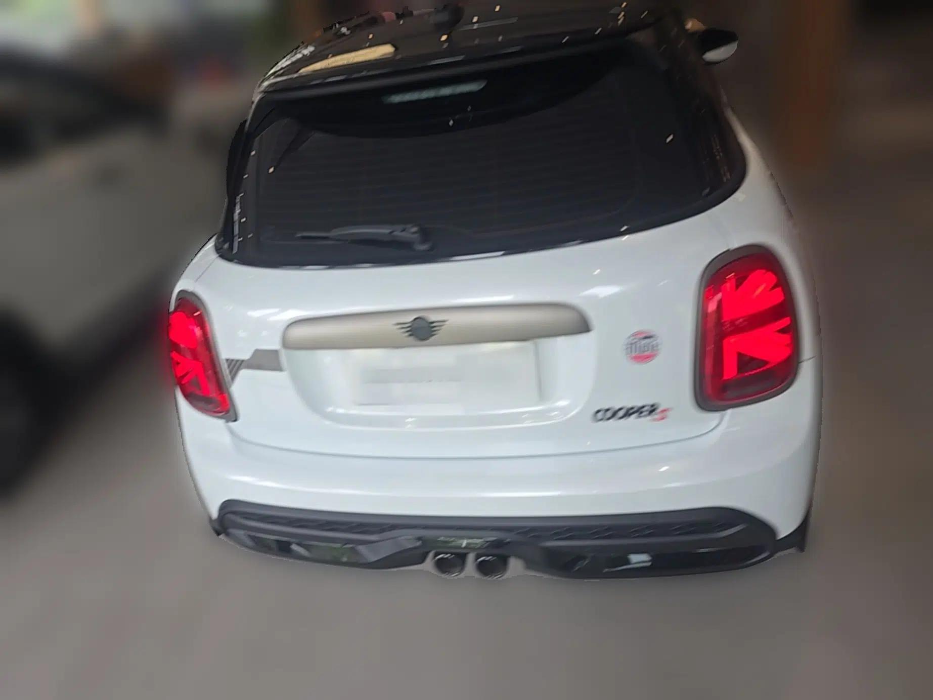 MINI 2023 Facelift 2.0T COOPER S Artist Five-Door Edition — миниатюра 5