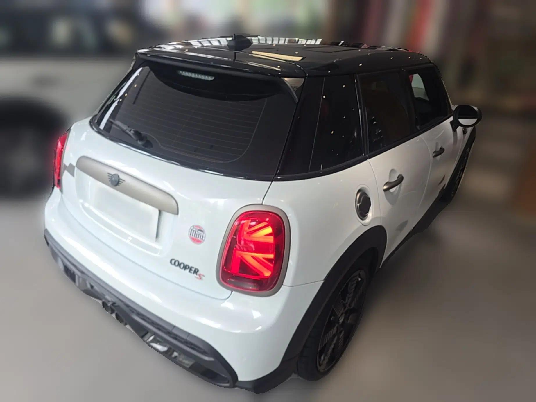 MINI 2023 Facelift 2.0T COOPER S Artist Five-Door Edition — миниатюра 6