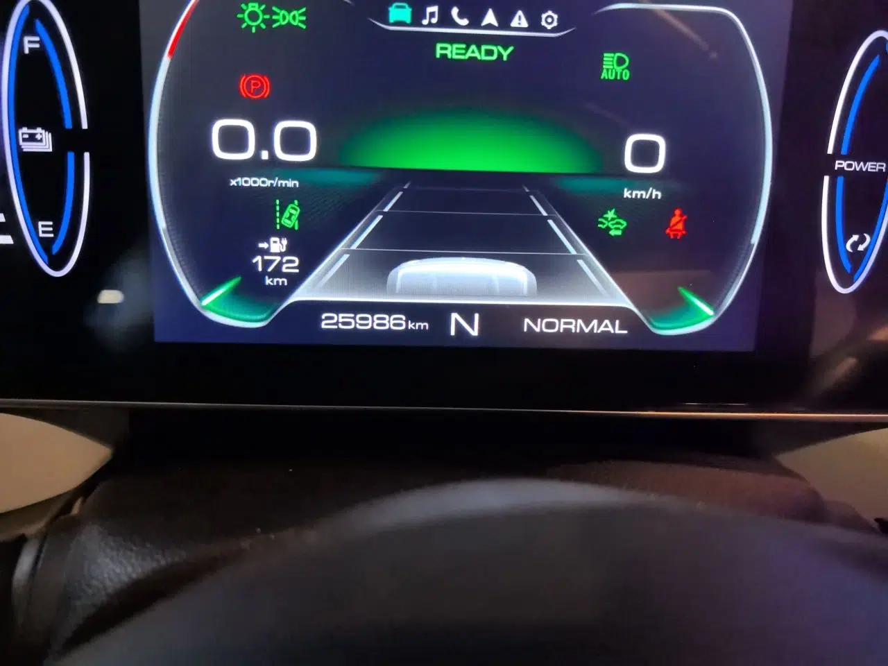 ORA Black Cat 2022 405 km Long-Range Version Ternary Lithium — миниатюра 12