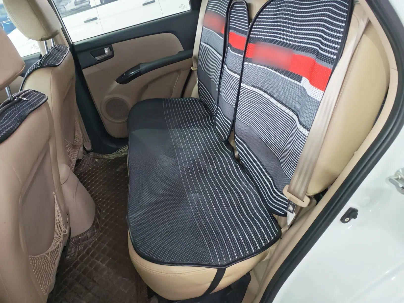 Kia Sportage 2013 2.0L Manual Two-Wheel Drive GL Trim — миниатюра 21