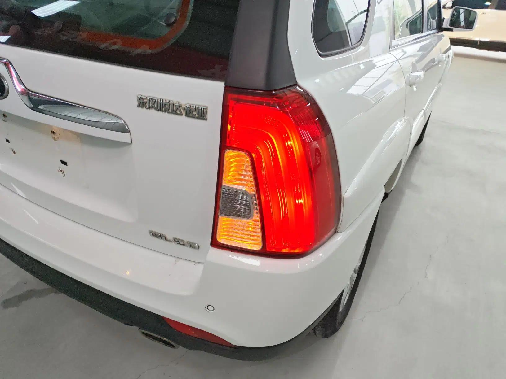 Kia Sportage 2013 2.0L Manual Two-Wheel Drive GL Trim — миниатюра 9