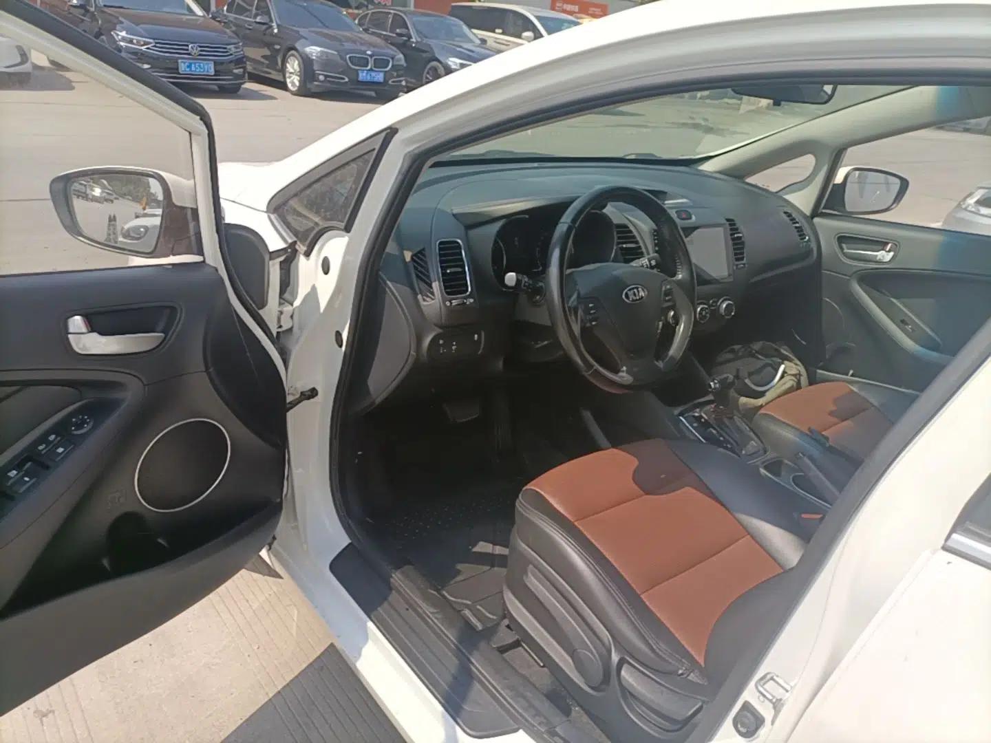 Kia K3 2016 1.6L Automatic GLS — миниатюра 18
