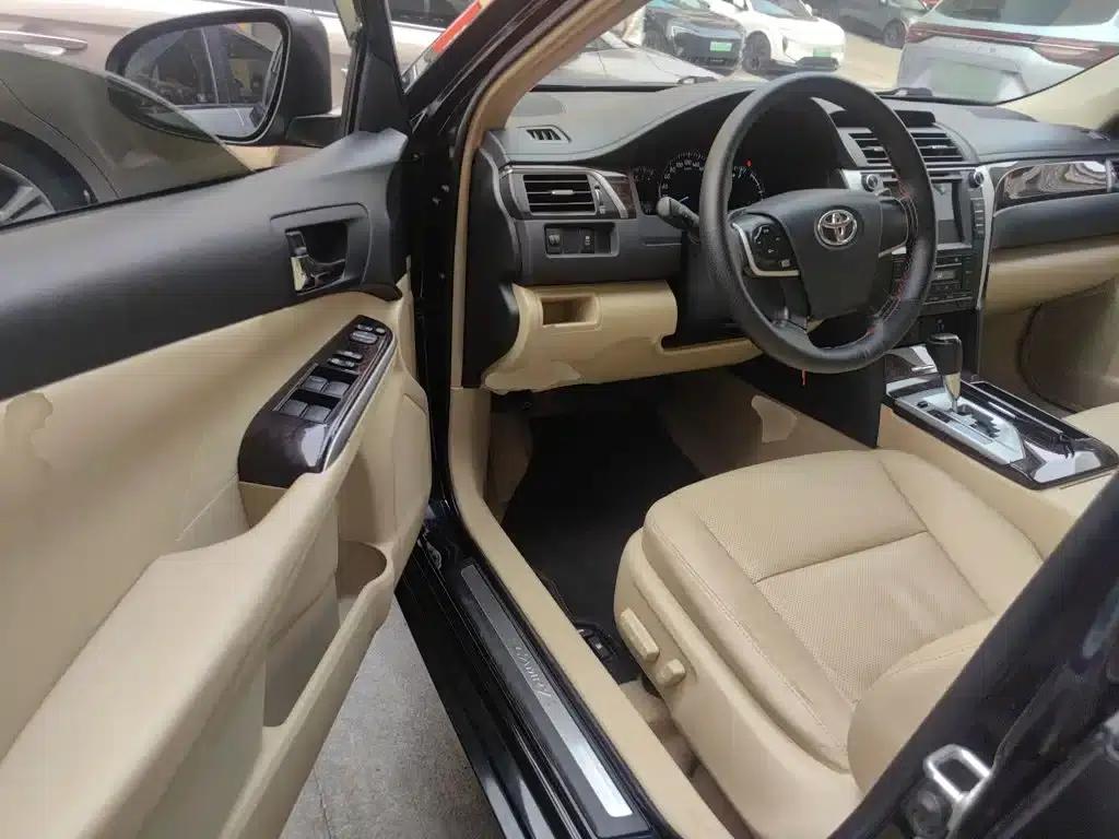 2015 Camry 2.0G Luxury Edition — миниатюра 9