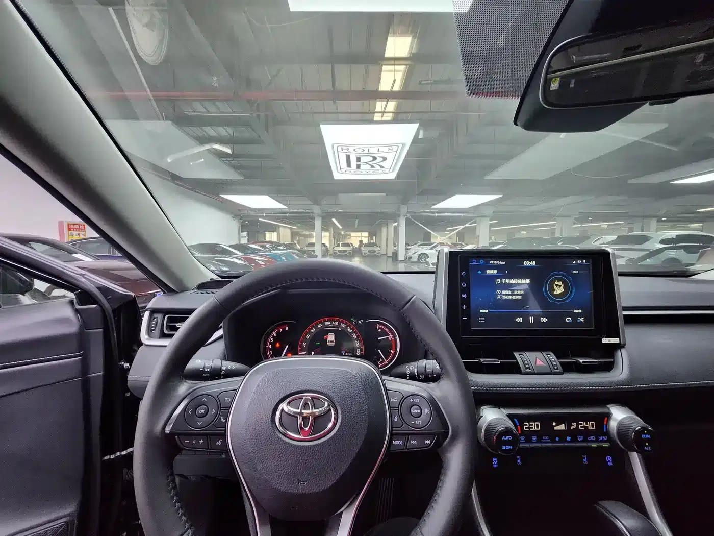 2021 Toyota RAV4 2.0L CVT 2WD Premium Edition — миниатюра 6