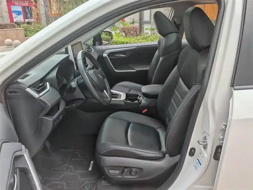 RAV4 2020 2.0L CVT 4WD Fashion Plus Edition — миниатюра 14