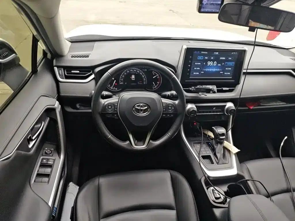 RAV4 2020 2.0L CVT 4WD Fashion Plus Edition — миниатюра 3