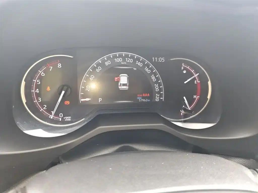 RAV4 2020 2.0L CVT 4WD Fashion Plus Edition — миниатюра 5
