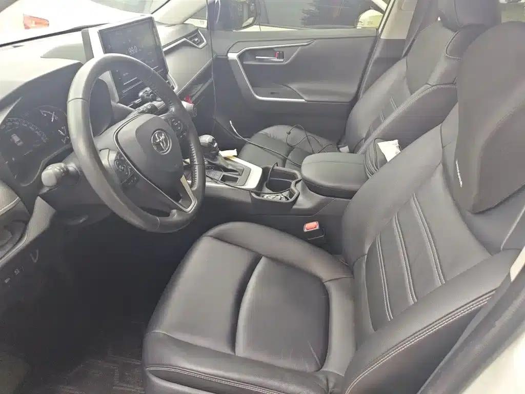 RAV4 2020 2.0L CVT 4WD Fashion Plus Edition — миниатюра 8
