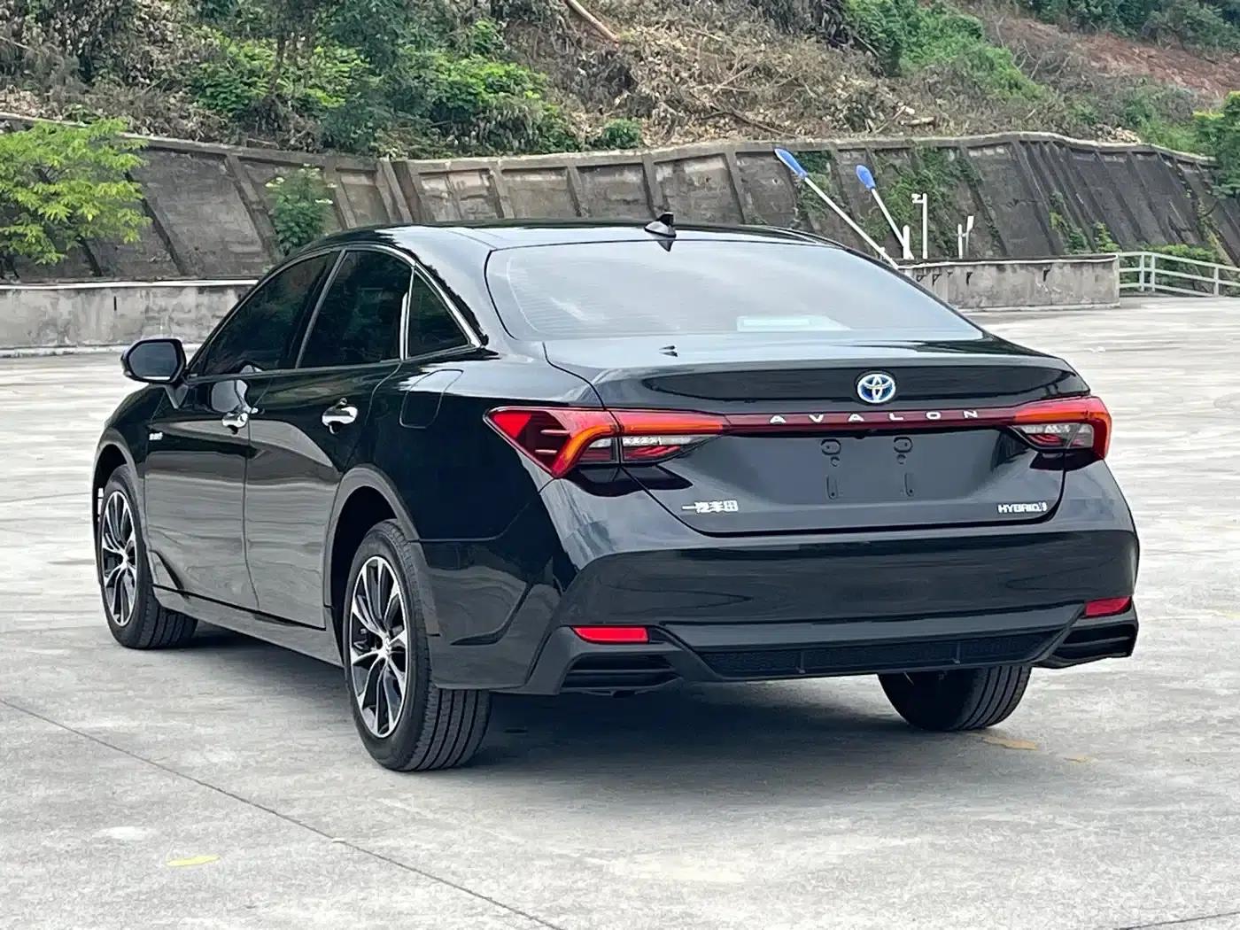 2023 Toyota Avalon Hybrid 2.5L Luxury Edition — миниатюра 9