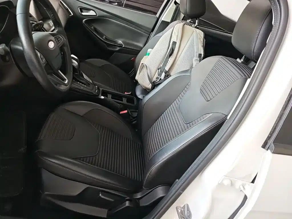 Ford Focus 2018 Sedan Classic 1.6L Automatic Fashion Smart Edition — миниатюра 15