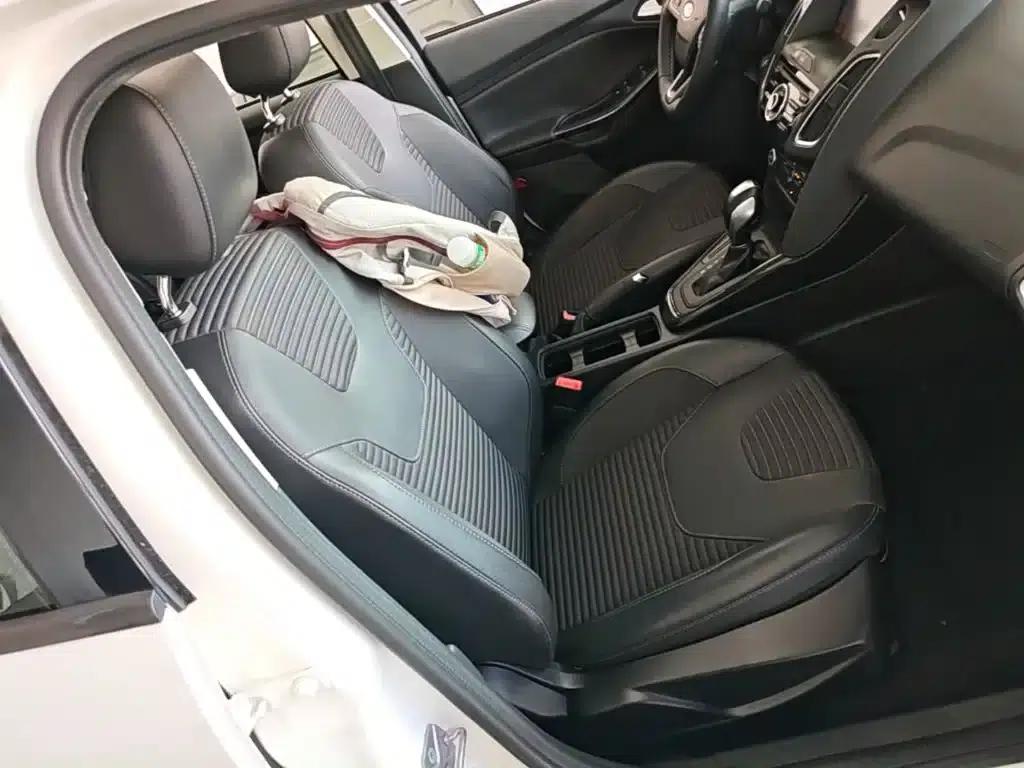 Ford Focus 2018 Sedan Classic 1.6L Automatic Fashion Smart Edition — миниатюра 25