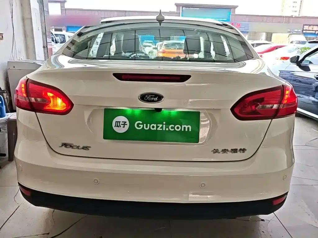 Ford Focus 2018 Sedan Classic 1.6L Automatic Fashion Smart Edition — миниатюра 6