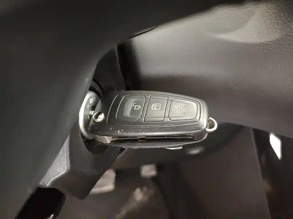Ford Focus 2018 Sedan Classic 1.6L Automatic Fashion Smart Edition — миниатюра 9