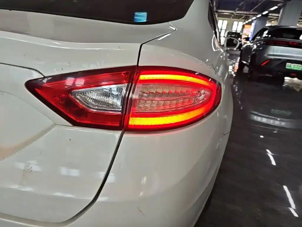 2013 Ford Mondeo 1.5L GTDi180 Fashion Edition — миниатюра 8