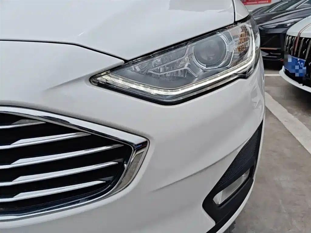 2020 Ford Mondeo EcoBoost 180 Fashion Edition — миниатюра 24